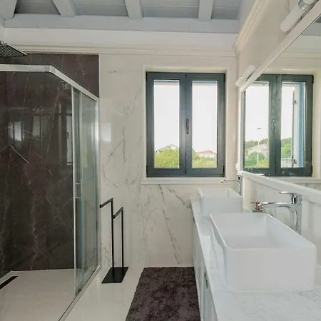 Seafront Adriatica With Pool Вилла