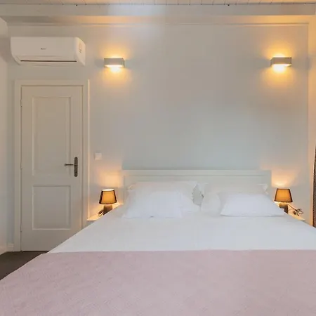 Вилла Seafront Adriatica With Pool *