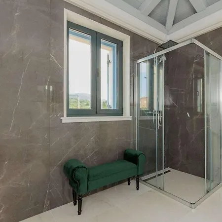 Seafront Adriatica With Pool *