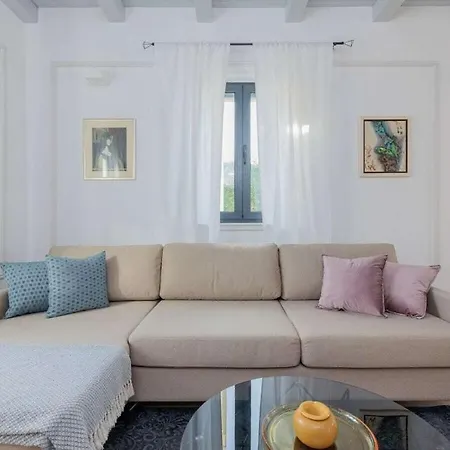 Вилла Seafront Adriatica With Pool Dobropoljana