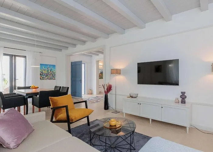 Seafront Adriatica With Pool 빌라 *