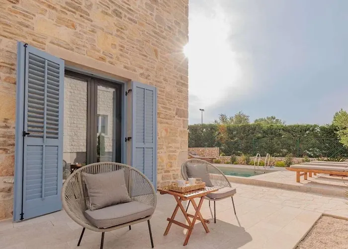 Seafront Adriatica With Pool *