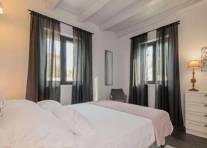 Seafront Adriatica With Pool *