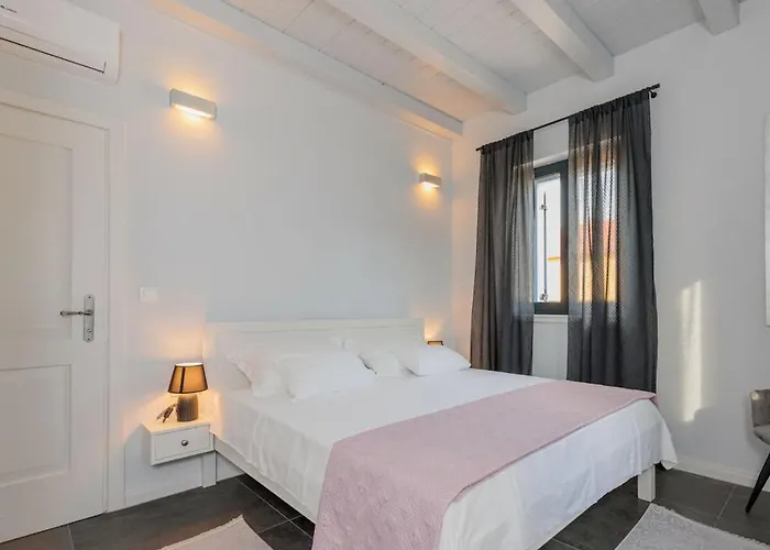 Seafront Adriatica With Pool * Dobropoljana