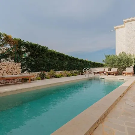 Seafront Adriatica With Pool Vila *