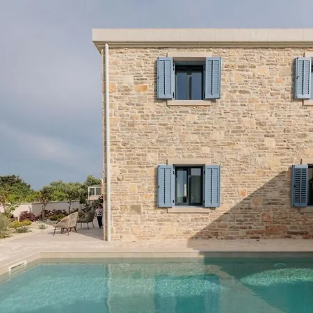 Seafront Adriatica With Pool *