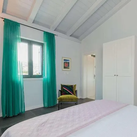 Seafront Adriatica With Pool Dobropoljana