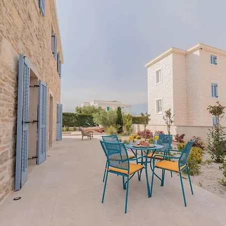 Vila Seafront Adriatica With Pool *