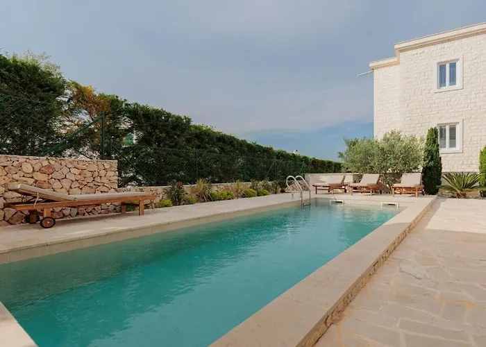 Seafront Adriatica With Pool Vila *