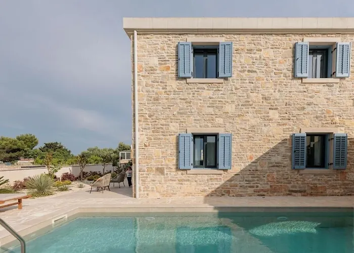 Seafront Adriatica With Pool *