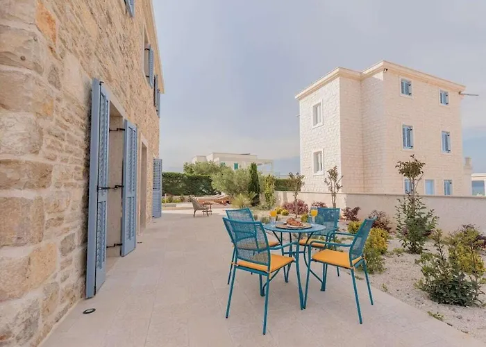 Vila Seafront Adriatica With Pool *