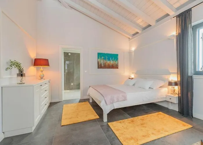 Vila Seafront Adriatica With Pool Dobropoljana