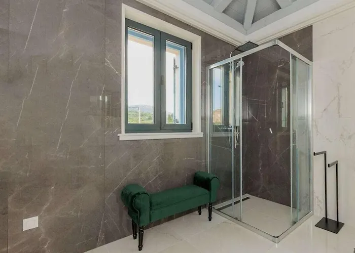 Seafront Adriatica With Pool *