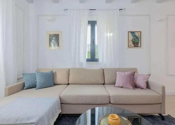 Vila Seafront Adriatica With Pool Dobropoljana