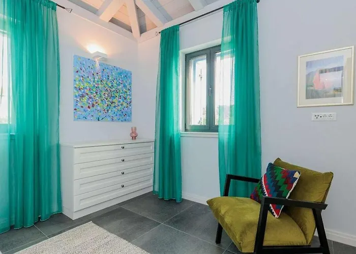 Seafront Adriatica With Pool * Dobropoljana