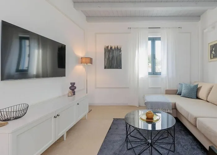 Vila Seafront Adriatica With Pool *