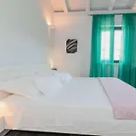 Villa Seafront Adriatica With Pool